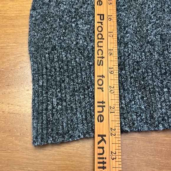 Marled Soft Heather Gray Turtleneck Sweater, Balloon Sleeves, Super Soft, Size M - Picture 9 of 13